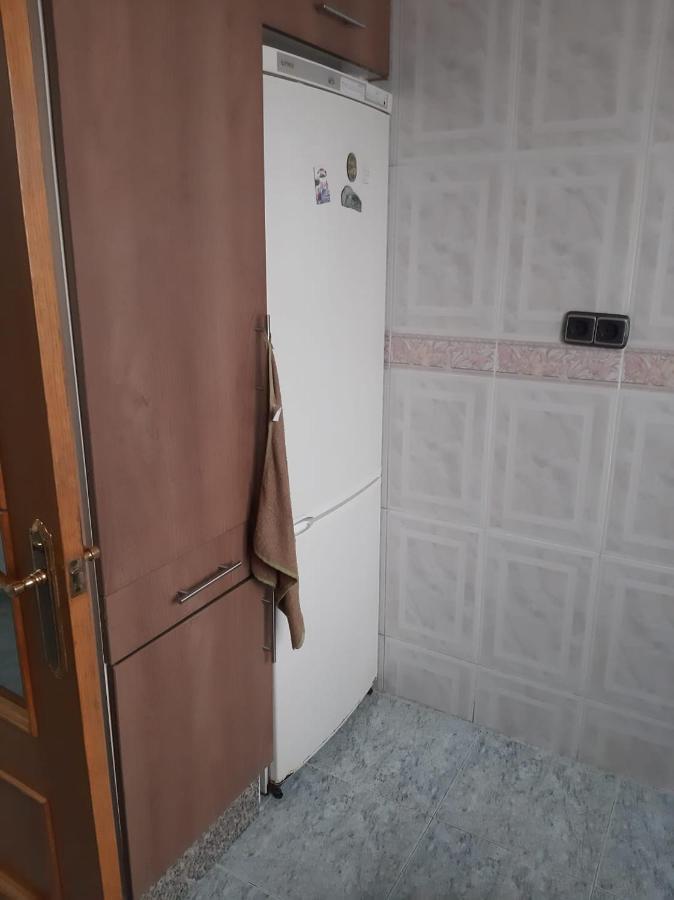 Habitacion Grande En Piso Compartido Con 2 Adultos Y 1 Perrito Valencia Exterior foto
