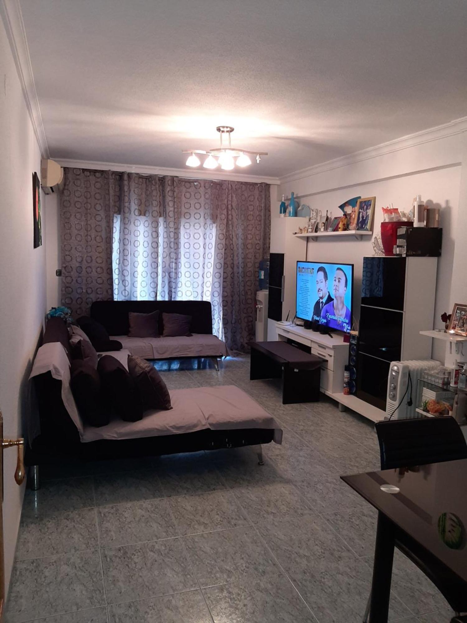 Habitacion Grande En Piso Compartido Con 2 Adultos Y 1 Perrito Valencia Exterior foto